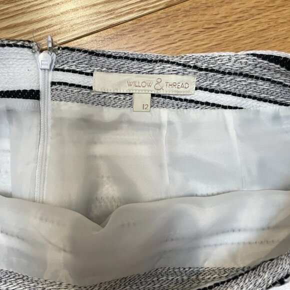 Willow & Thread Black & White Striped Textured Pencil Skirt – Women’s Size 12 - Picture 6 of 7